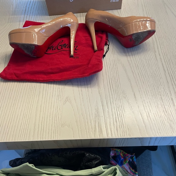 Beautiful authentic Christian louboutin heels - Picture 7 of 10